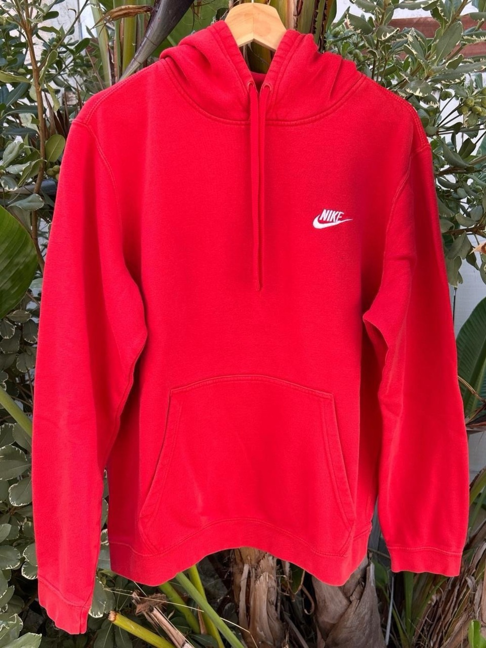 Nike Futura Logo Pullover Hoodie Red Size Large 24.5x26 Sweatshirt